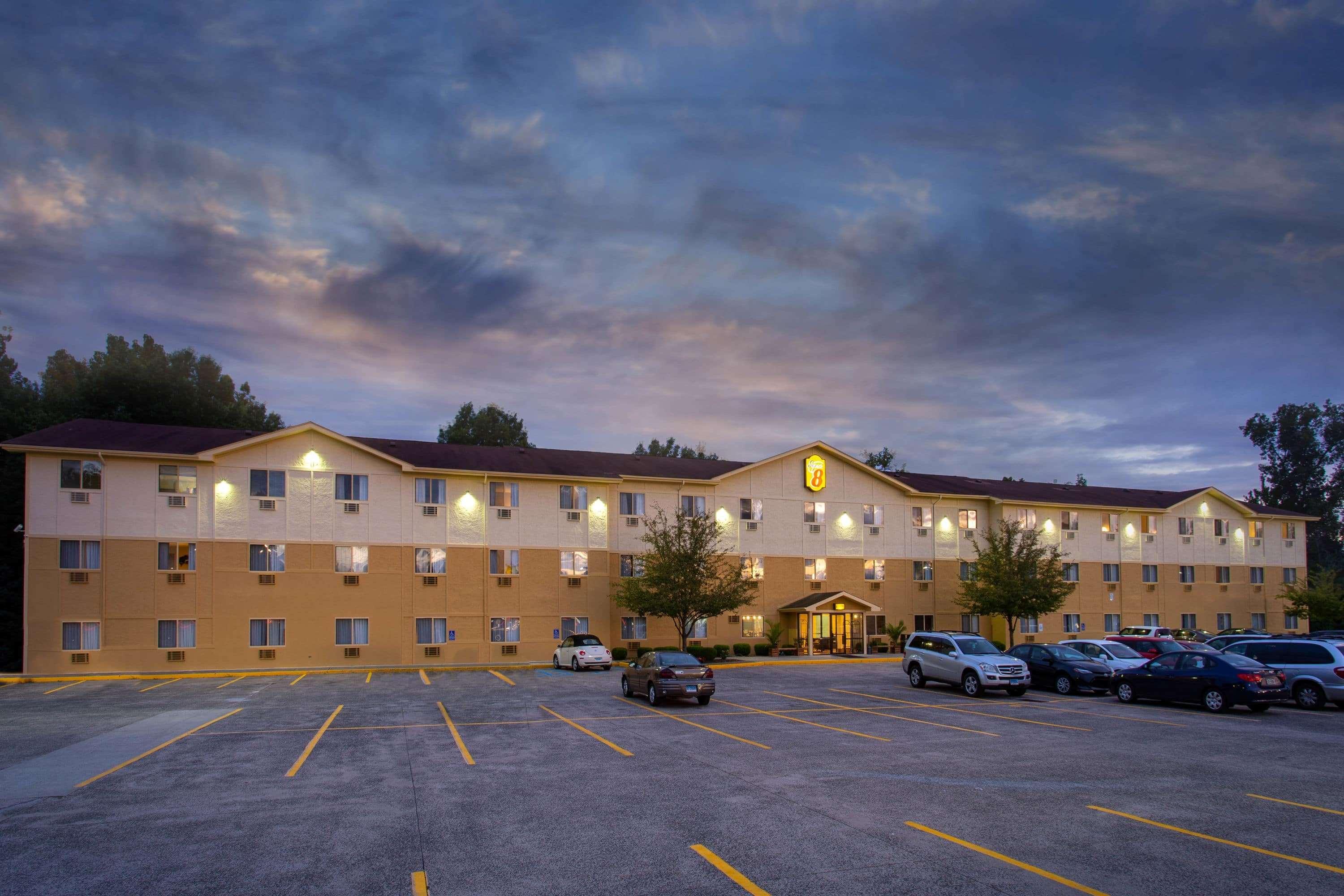 Super 8 By Wyndham Cromwell/middletown Hotel 2*